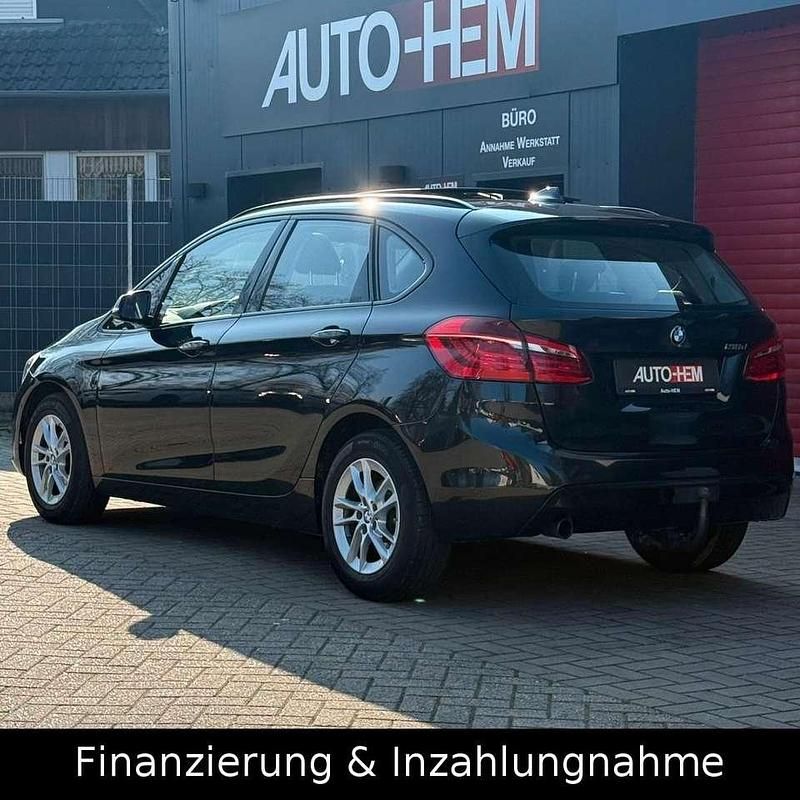 Gebraucht BMW 218 150 PS (110 kW) 2014 Saphirschwarz Van / Kleinbus