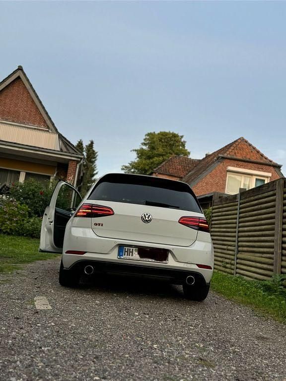Gebraucht VW Golf VII GTI 245 PS (180 kW) 2019 Weiß Limousine