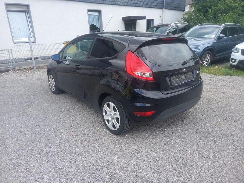 Gebraucht Ford Fiesta 82 PS (60 kW) 2012 Schwarz Kleinwagen