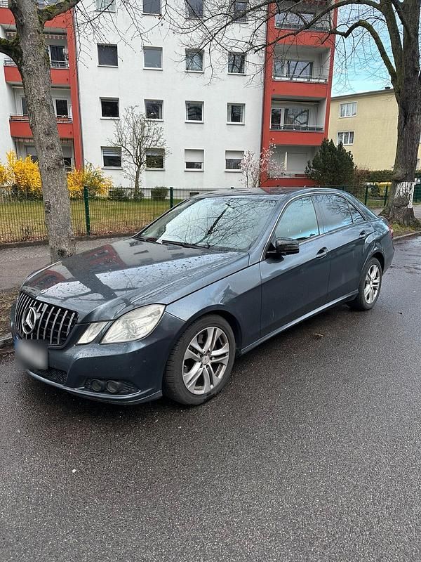 Gebraucht Mercedes E350 231 PS (169 kW) 2009 Grau Limousine