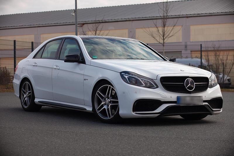 Gebraucht Mercedes E63 AMG AMG 333 PS (244 kW) 2014 Weiß Limousine