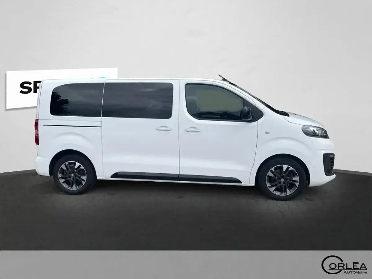 Gebraucht Opel Zafira Life Innovation 150 PS (110 kW) 2021 Jade weiss/arktis weiss Van / Kleinbus