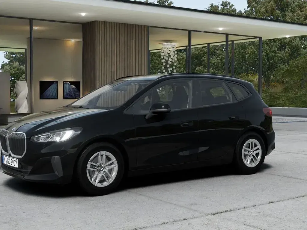 Gebraucht BMW 216 Active Tourer Shadowline 122 PS (89 kW) 2025 Schwarz Van / Kleinbus