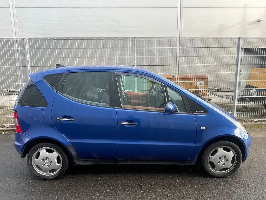 Gebraucht Mercedes A170 Elegance 90 PS (66 kW) 2000 Blau Van / Kleinbus
