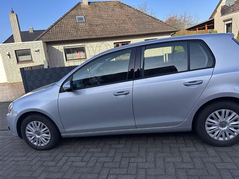 Gebraucht VW Golf VI Highline 122 PS (89 kW) 2009 Silber Kleinwagen