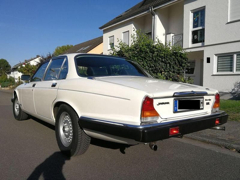 Gebraucht Jaguar XJ12 295 PS (216 kW) 1982 Weiß Limousine