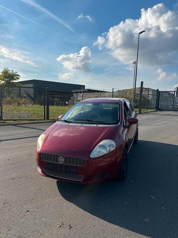 Rot Gebraucht 2008 Fiat Punto Kleinwagen | 2.600 € (Teuer) - Bild 1/4