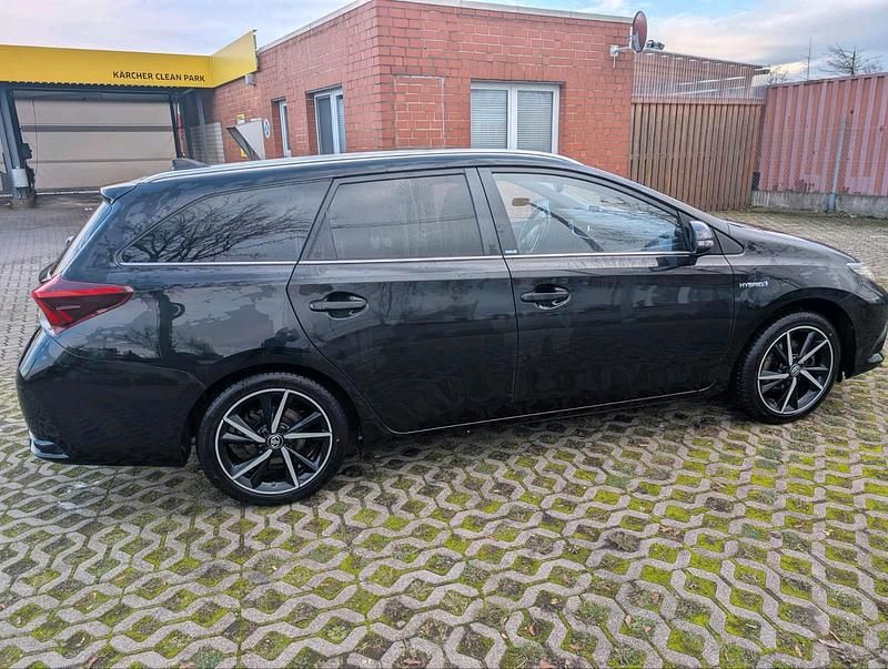 Gebraucht Toyota Auris Hybrid 136 PS (100 kW) 2016 Schwarz Kombi
