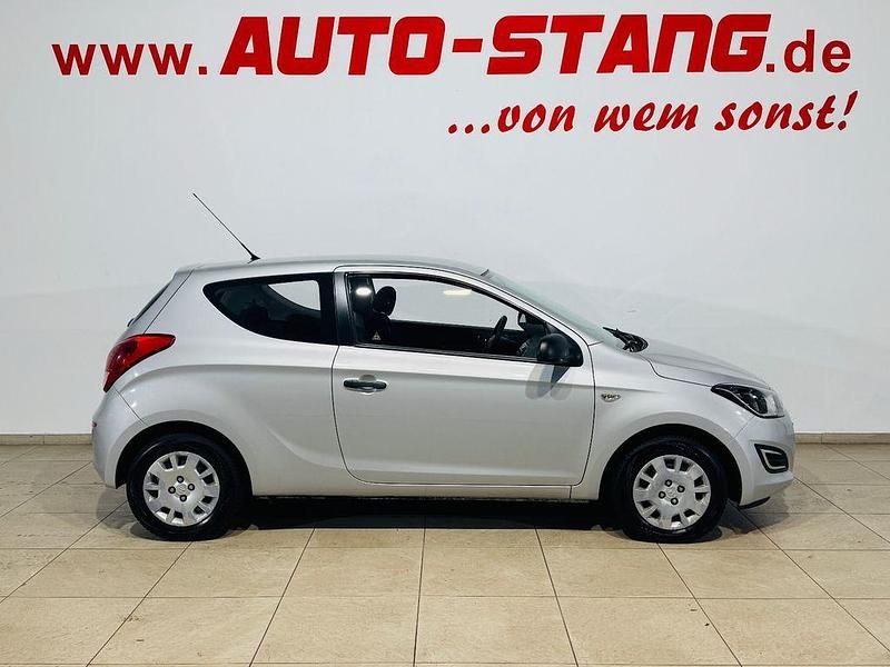 Gebraucht Hyundai i20 Edition 86 PS (63 kW) 2015 Silber Kleinwagen
