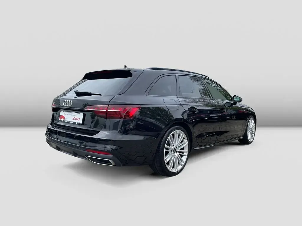 Gebraucht Audi A4 S-Line 136 PS (100 kW) 2023 Mythosschwarz metallic Kombi