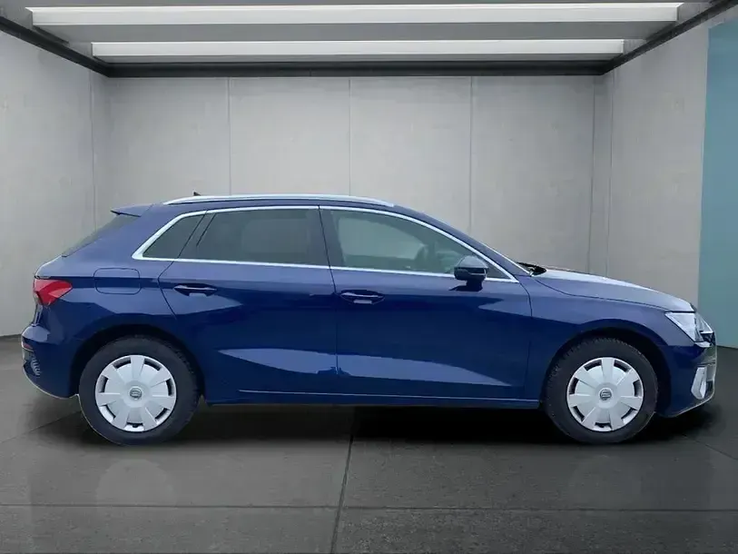 Gebraucht Audi A3 110 PS (80 kW) 2023 Blau Limousine