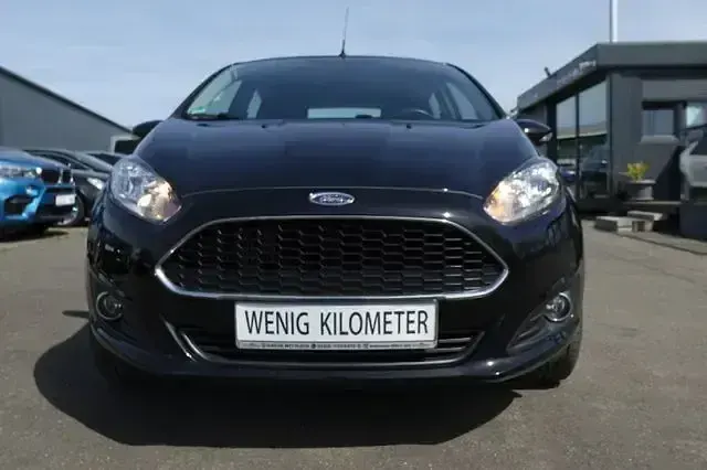 Gebraucht Ford Fiesta Celebration 101 PS (74 kW) 2016 Schwarz Kleinwagen