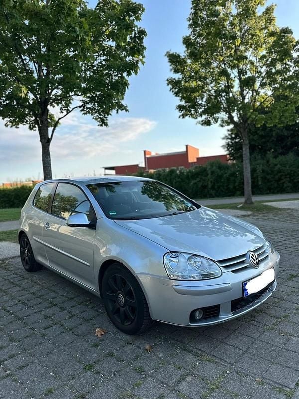 Silber Gebraucht 2004 VW Golf V Coupé | 1.250 € (Guter Preis) - Bild 1/4