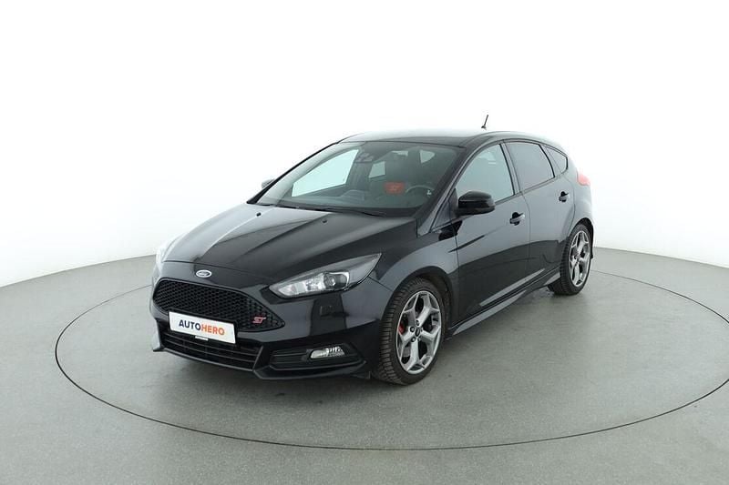 Schwarz Gebraucht 2017 Ford Focus ST Limousine | 17.270 € (Fairer Preis) - Bild 1/3