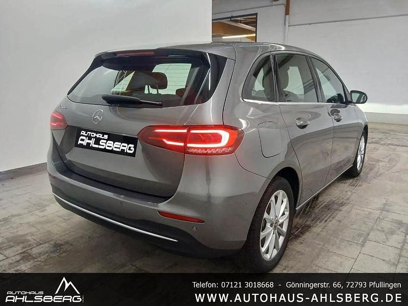 Gebraucht Mercedes E250 Style 218 PS (160 kW) 2021 Mountaingrau  met. Limousine