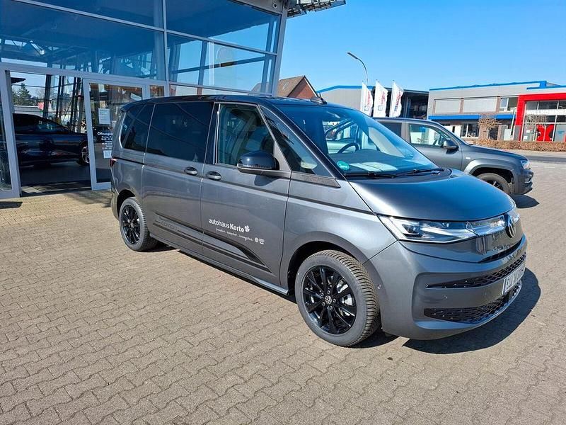 Gebraucht VW Multivan Edition 150 PS (110 kW) 2025 Grau Van