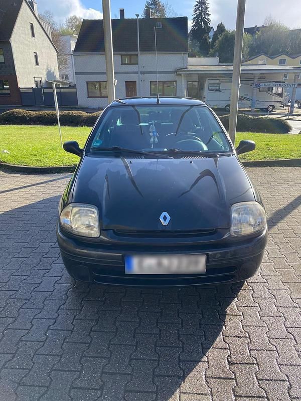 Gebraucht Renault Clio II 58 PS (42 kW) 1999 Schwarz Kleinwagen