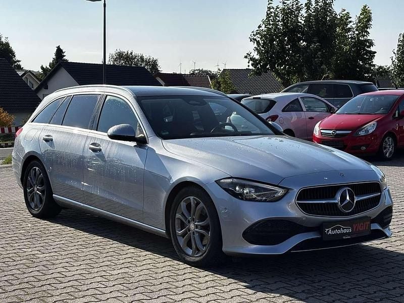 Hightech silber Gebraucht 2022 Mercedes C180 Business Kombi | 27.490 € (Guter Preis) - Bild 1/4