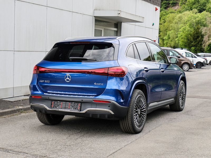 Gebraucht Mercedes EQA300 AMG 167 kW (228 PS) 2024 Blau spektralblau SUV