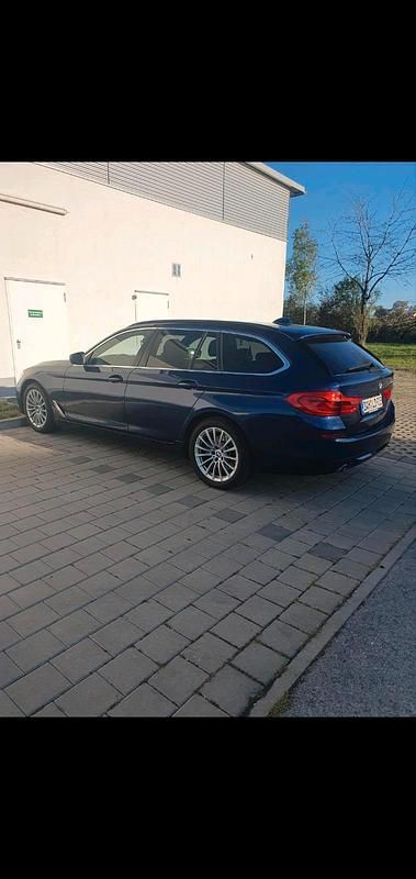 Gebraucht BMW 520 190 PS (139 kW) 2018 Blau Kombi