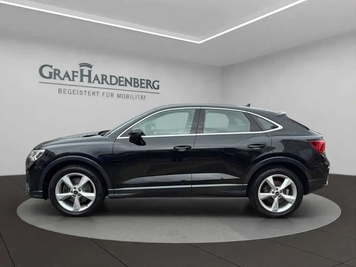 Gebraucht Audi Q3 Sportback Premium 200 PS (147 kW) 2023 Mythosschwarz metallic SUV