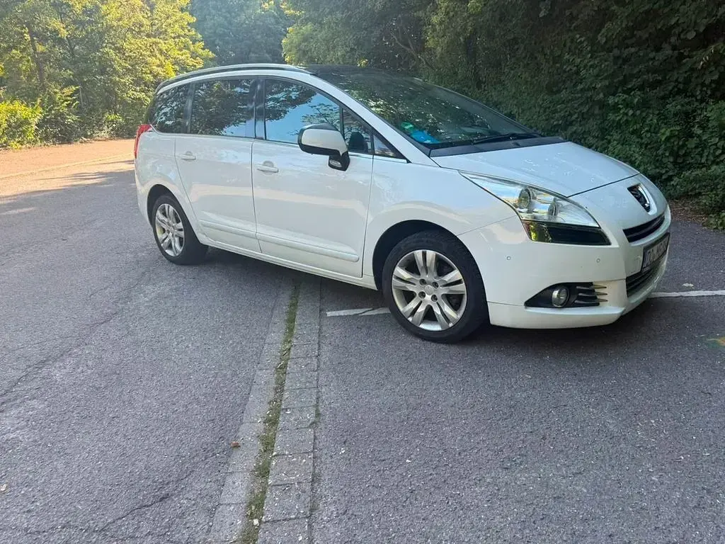 Gebraucht Peugeot 5008 Active 156 PS (114 kW) 2012 Weiß Van / Kleinbus