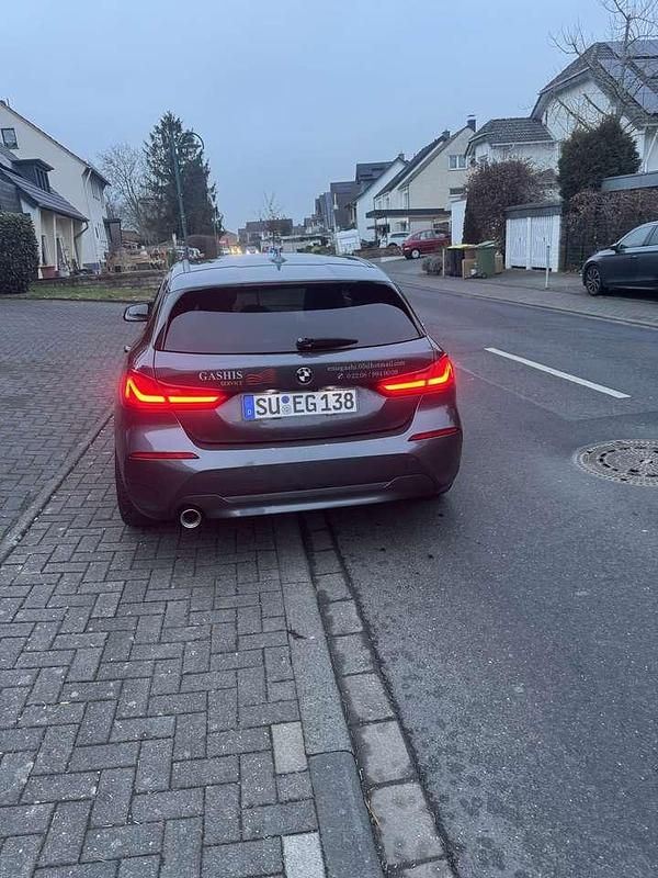 Gebraucht BMW 118 Advantage 136 PS (100 kW) 2021 Grau Kleinwagen