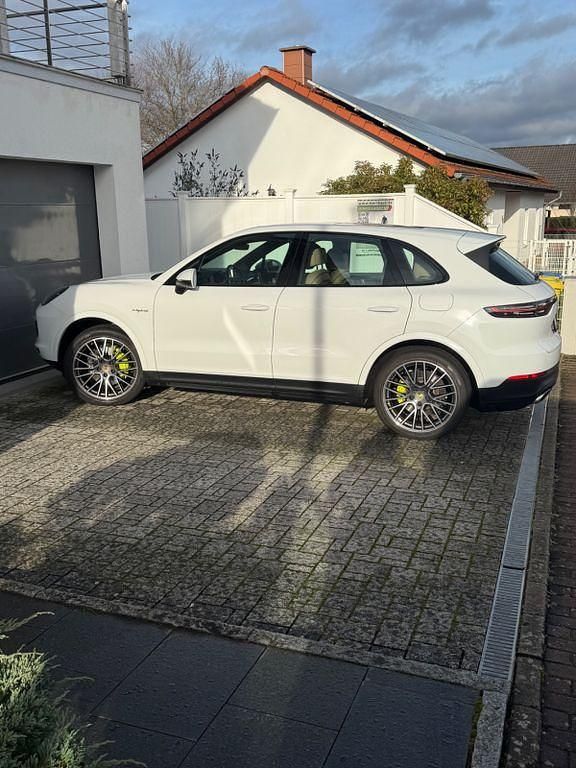 Weiß Gebraucht 2022 Porsche Cayenne SUV | 74.999 € (Superpreis) - Bild 1/4