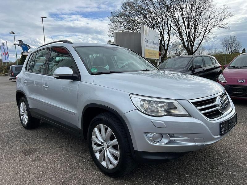Reflexsilber metallic Gebraucht 2011 VW Tiguan Track & Field SUV | 10.990 € (Fairer Preis) - Bild 1/4