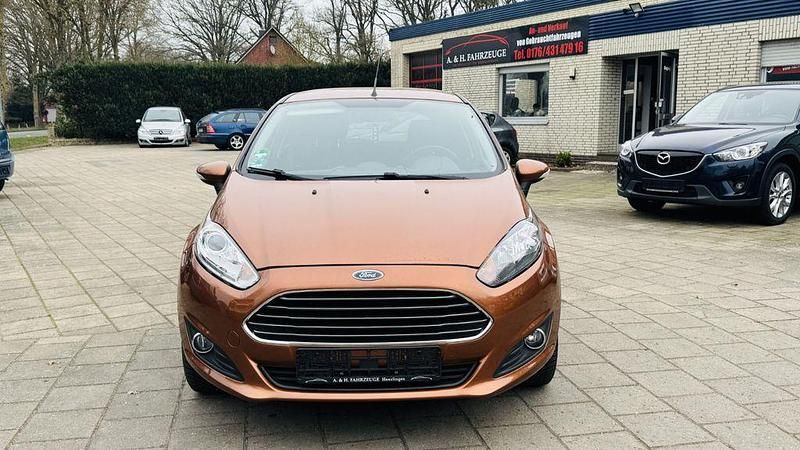 Gebraucht Ford Fiesta SYNC Edition 80 PS (58 kW) 2014 Braun Kleinwagen