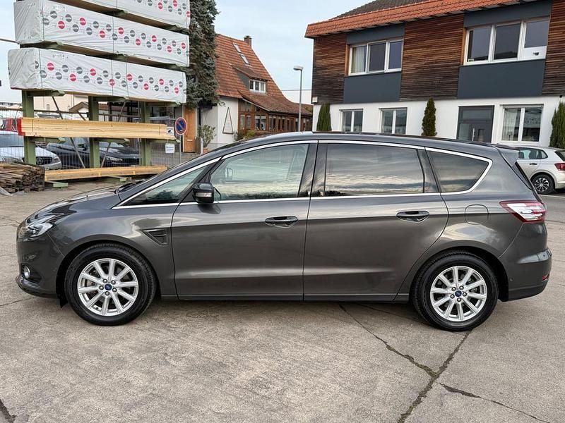 Gebraucht Ford S-MAX Titanium 150 PS (110 kW) 2016 Weiß Van / Kleinbus