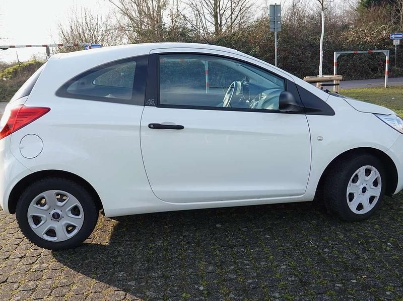 Gebraucht Ford Ka Ambiente 69 PS (50 kW) 2012 Weiß Kleinwagen