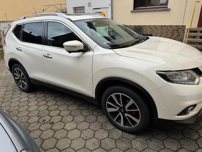 Weiß Gebraucht 2016 Nissan X-Trail SUV | 9.700 € (Guter Preis) - Bild 1/4