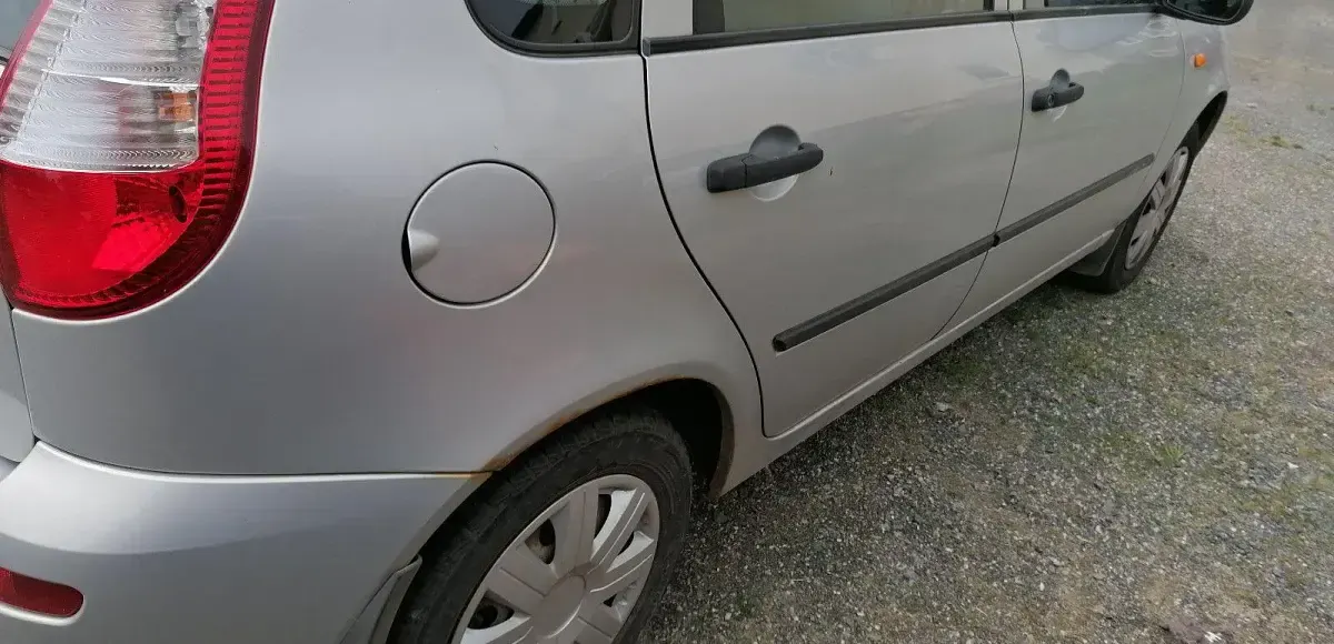 Gebraucht Lada Kalina 82 PS (60 kW) 2007 Silber Limousine