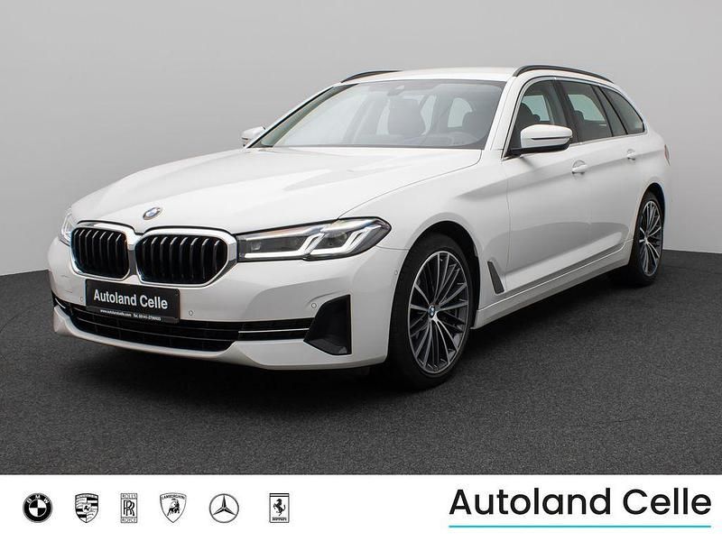 Alpinweiss uni300schwarz Gebraucht 2022 BMW 530 Sport Line Limousine | 33.499 € (Superpreis) - Bild 1/4