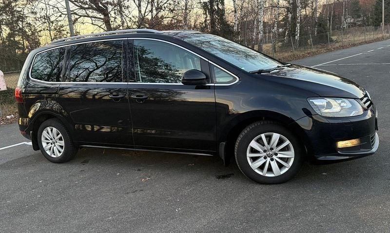 Gebraucht VW Sharan Allstar 150 PS (110 kW) 2016 Schwarz Van / Kleinbus
