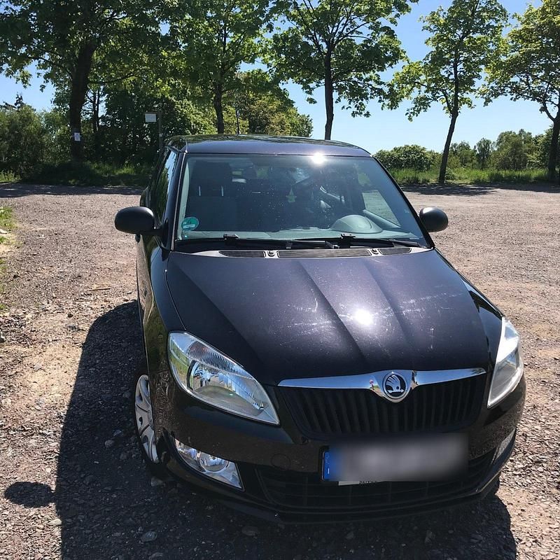 Schwarz Gebraucht 2013 Skoda Fabia Cool Edition Limousine | 3.900 € (Fairer Preis) - Bild 1/4