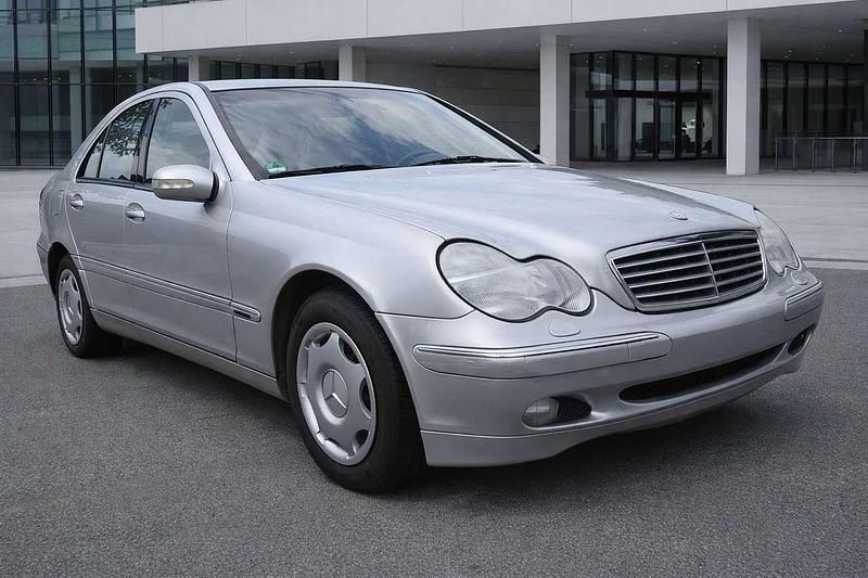 Gebraucht Mercedes C220 Elegance 143 PS (105 kW) 2001 477 Limousine