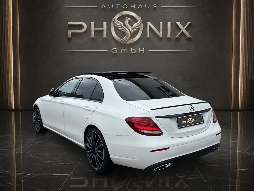 Gebraucht Mercedes E220 Night 194 PS (142 kW) 2017 Weiß Limousine