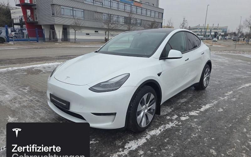 Weiß Gebraucht 2023 Tesla Model Y SUV | 43.800 € (Teuer) - Bild 1/4