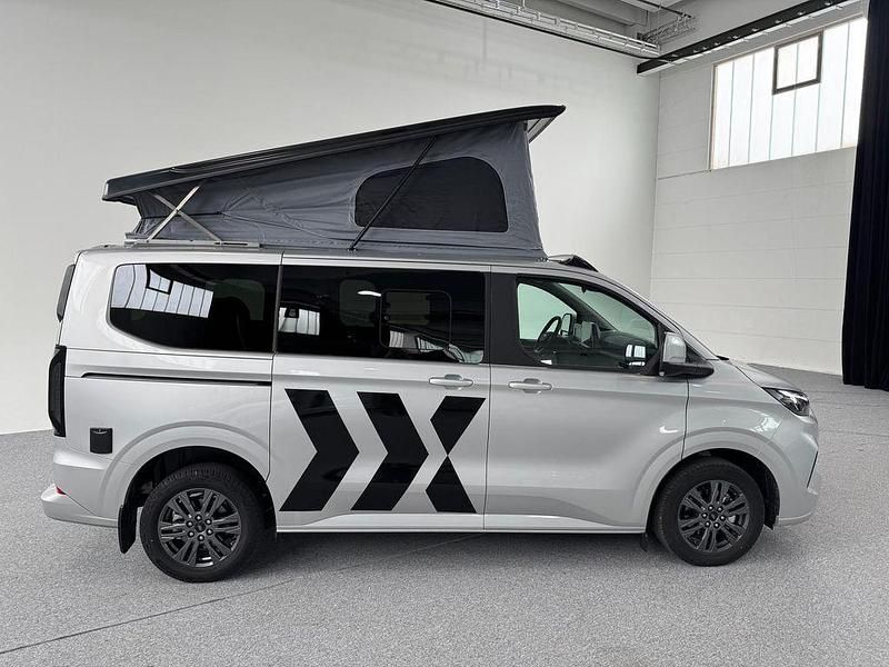 Gebraucht Ford Tourneo Titanium 170 PS (125 kW) 2026 Silber Van / Kleinbus