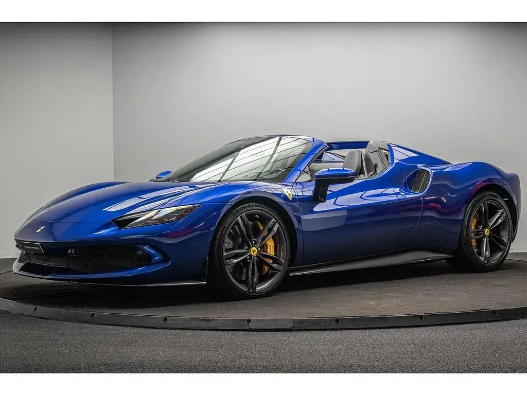 Gebraucht Ferrari 296 830 PS (610 kW) 2023 Blau Cabrio