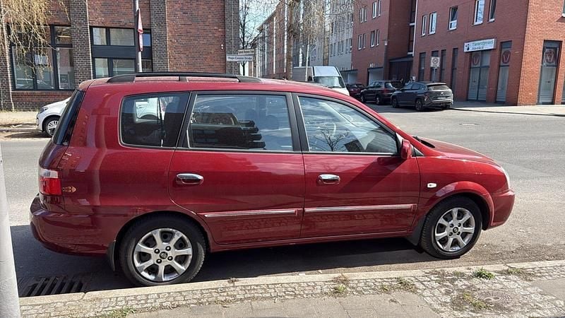 Gebraucht Kia Carens EX 113 PS (83 kW) 2004 Rot Van / Kleinbus