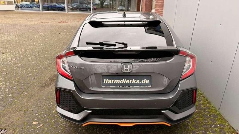 Gebraucht Honda Civic Elegance 126 PS (92 kW) 2019 Polished metal metallic (metallic) Limousine