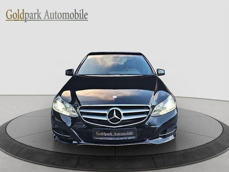 Gebraucht Mercedes E220 Avantgarde 170 PS (125 kW) 2014 Schwarz Limousine