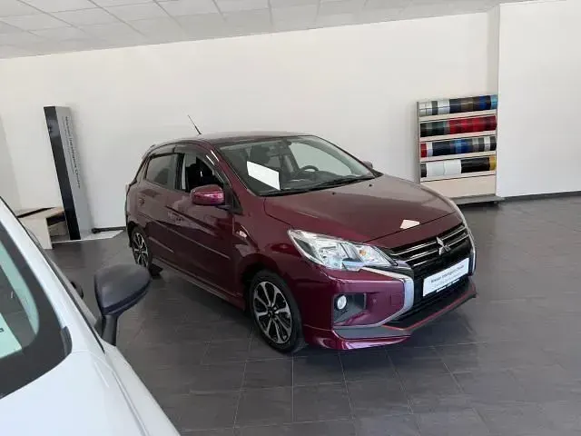Gebraucht Mitsubishi Space Star Select 71 PS (52 kW) 2023 P57 bordeauxrot Kleinwagen