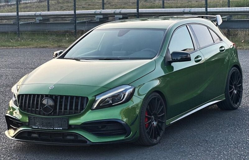 Grün Gebraucht 2016 Mercedes A45 AMG AMG Limousine | 29.000 € (Fairer Preis) - Bild 1/4
