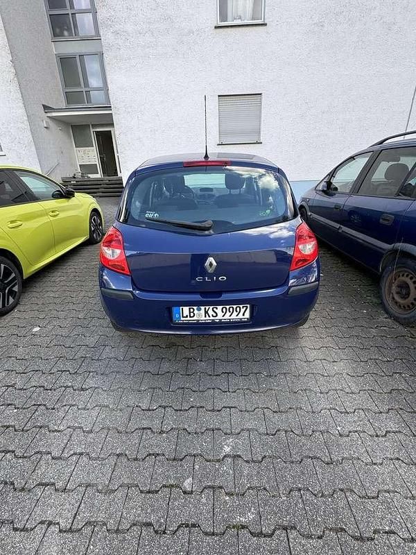 Gebraucht Renault Clio II Expression 75 PS (55 kW) 2009 Limousine