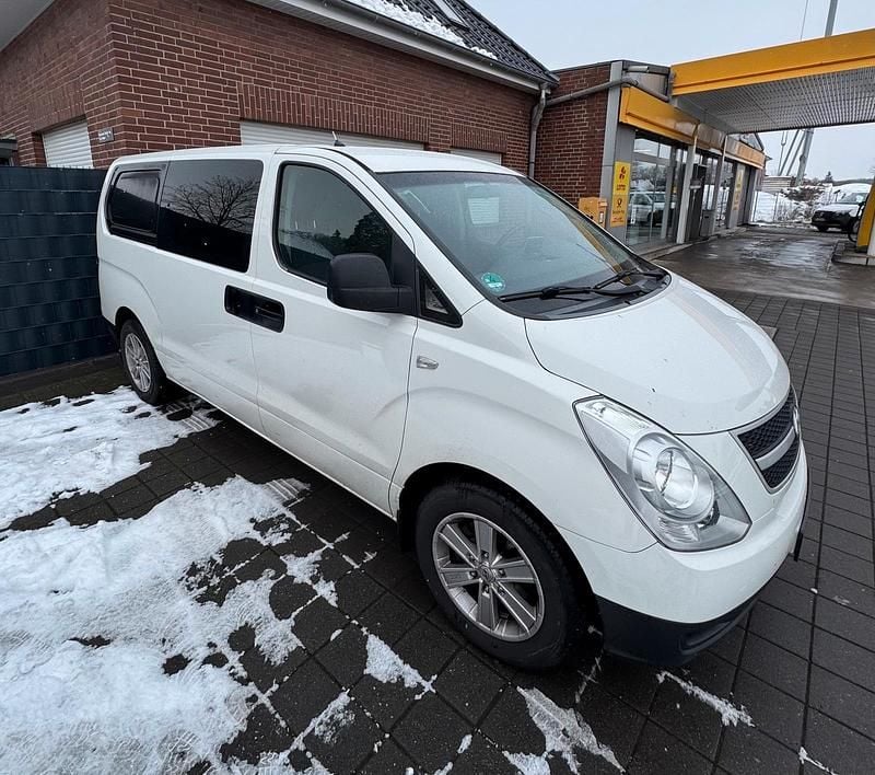 Gebraucht Hyundai H-1 170 PS (125 kW) 2011 Weiß Van / Kleinbus