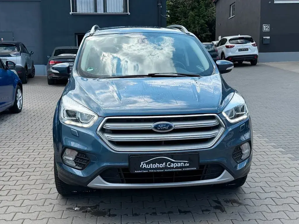 Usado Ford Kuga Cool & Connect 150 HP (110 kW) 2020 Azul SUV